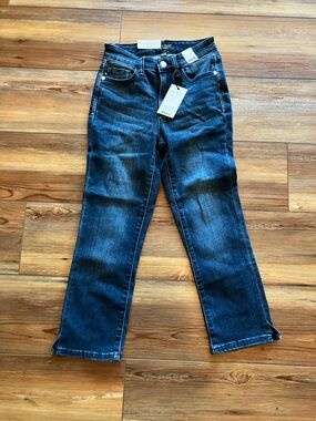 Judy Blue Dark Blue Straight-Leg Jeans with Subtle Distress
